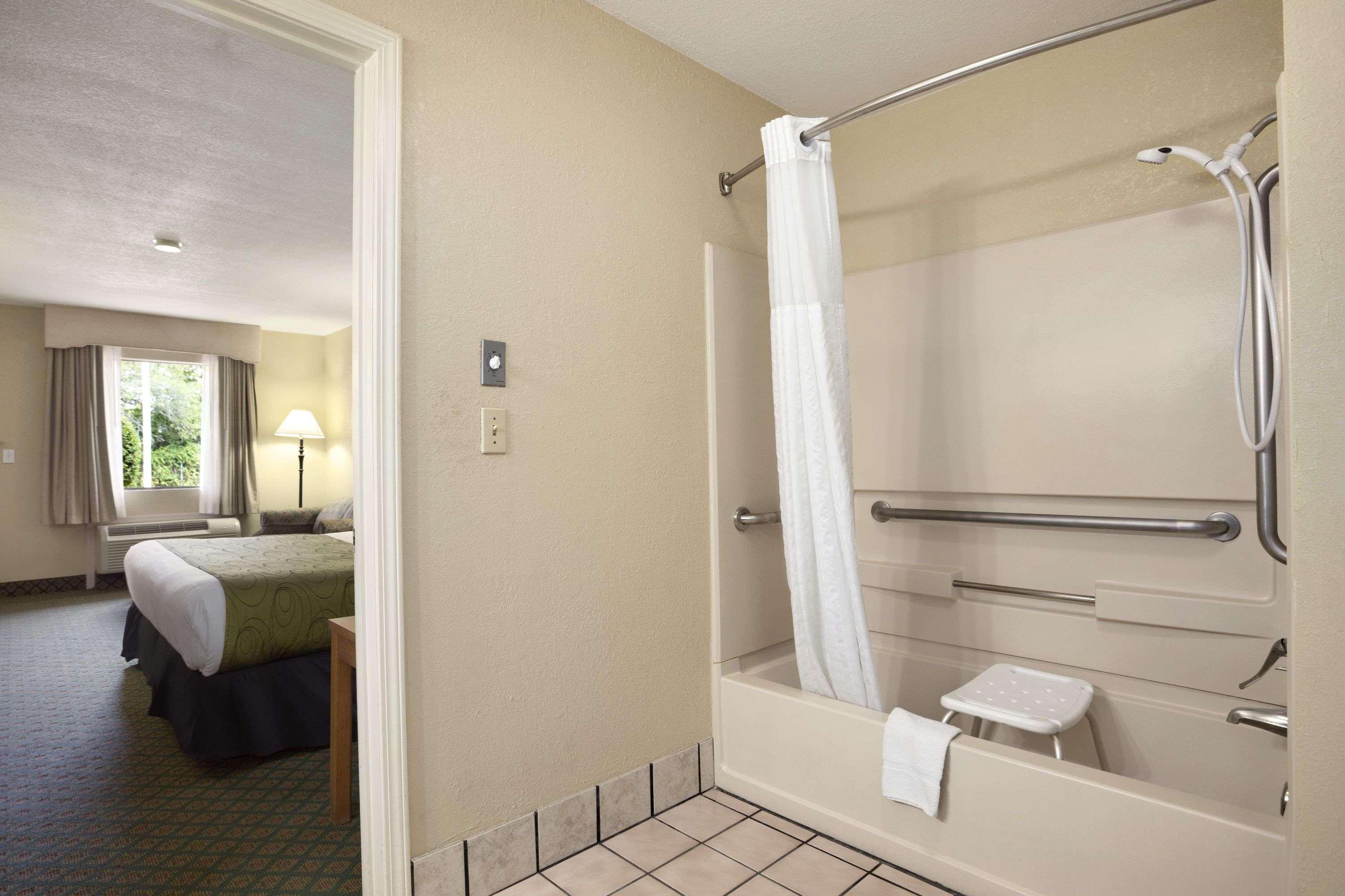 Days Inn & Suites By Wyndham Stuttgart Eksteriør bilde