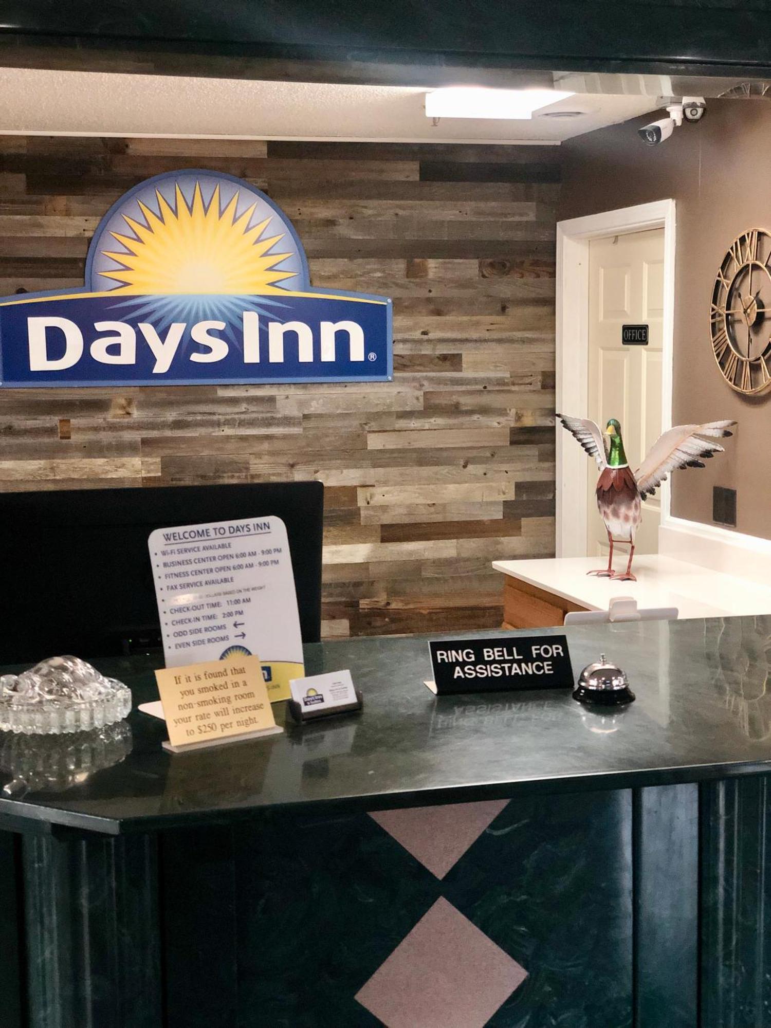 Days Inn & Suites By Wyndham Stuttgart Eksteriør bilde